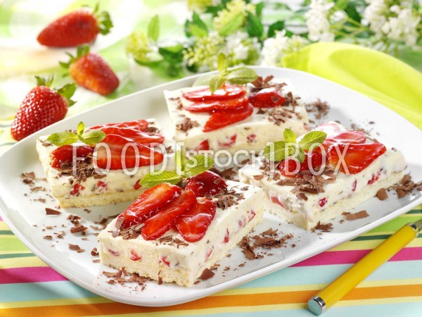 Erdbeeren-Stracciatella-Kuchen